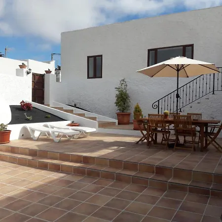 Casa Maria Dolores * Haría